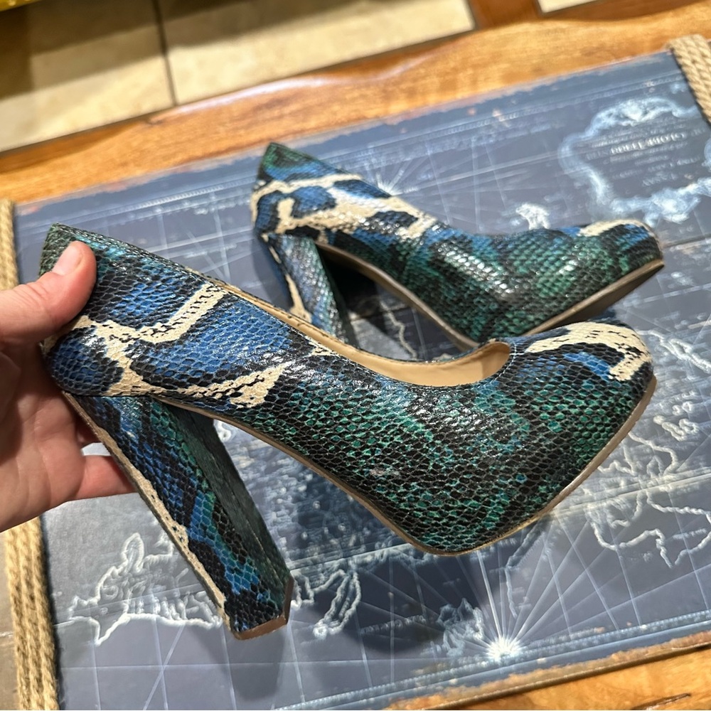 Michael Antonio Snakeskin Platform Heels – Size 8.5